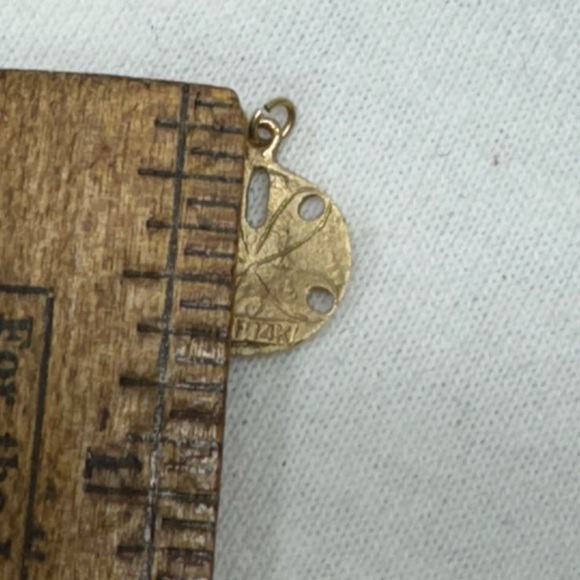 Solid 14K Yellow Gold Sand Dollar Charm Pendant - Picture 6 of 7